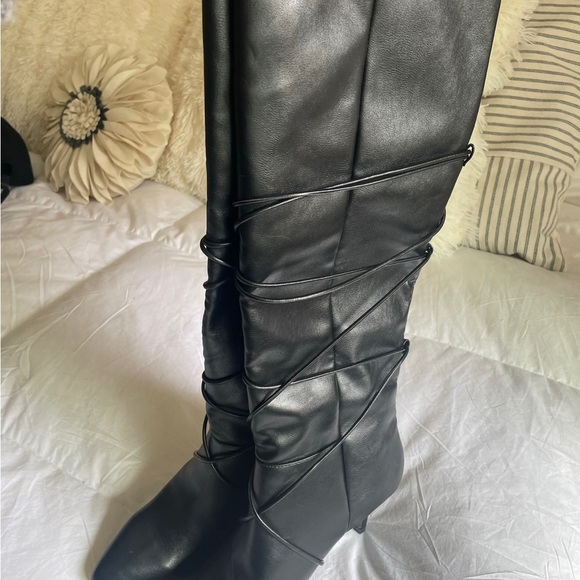 Black strappy spike heeled boots size 6.5 - Picture 3 of 4